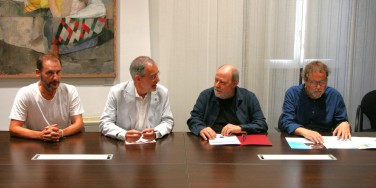 Des de l'esquerra: Ignasi Rodríguez-Roda, vicerector d'Impacte al Territori; Josep Calbó, rector de la UdG; Francesc Fàbregas, president de l'ACPC; i Lluís Costa, director de la Càtedra Hipòlit Nadal