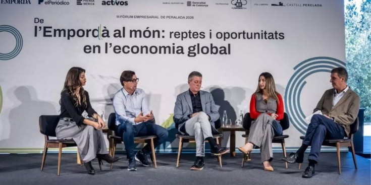 D'esquerra a dreta: Cinta Conesa, August Consesa Lozano, August Consesa, Nina Conesa, del Grup Conesa; i Marc Verdaguer, director de l'EMPORDÀ, al III Fòrum Empresarial de Peralada 2026