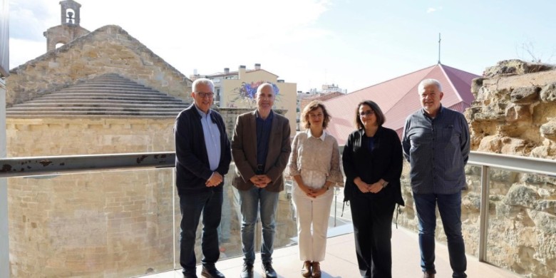 Josep Maria Forné, Xavier Quinquillà, Núria Casado, Anna Sàez i Ramon Sistac, a l’Espai Orfeó el dia de la presentació.