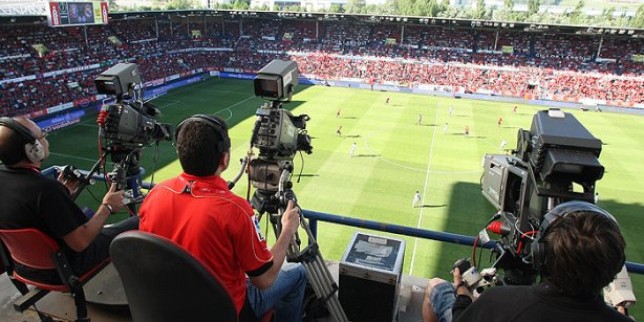 Càmeras enregistrant un partit de l'LFP