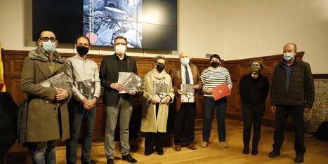 Presentació ahir a l'IEI del número especial de 30 anys de trajectòria de la revista cultural 'Arts' / SEGRE