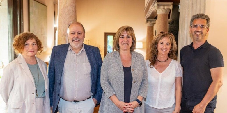 La presidenta de la Diputació de Barcelona, Núria Marín, va rebre aquest dijous els rep els representants de l'ACPC, encapçalats per Francesc Fàbregas. / ACPC