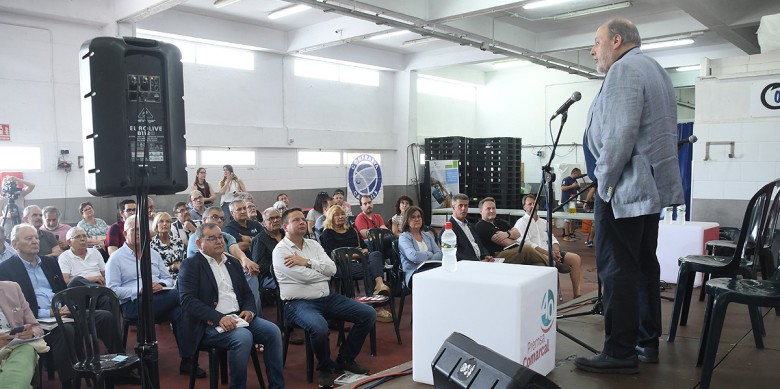 Francesc Fàbregas, en un moment de la seva intervenció a l'acte de dissabte