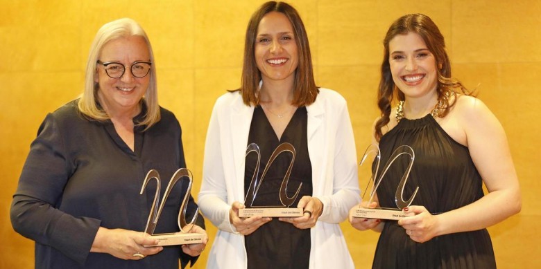 Les tres premiades, d’esquerra a dreta: la periodista Carme Coll; la CEO del Bàsquet Girona, Stefi Batlle; i la dissenyadora Mireia Vidal / Foto: Aniol Resclosa