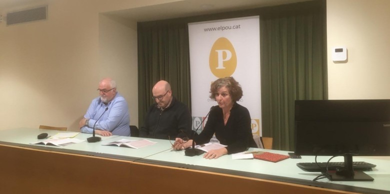 Imatge de la taula rodona, dins del cicle Temes del Pou, celebrada a la Sala d’Actes del Centre Cultural el Casino de Manresa. Foto: El Pou de la Gallina