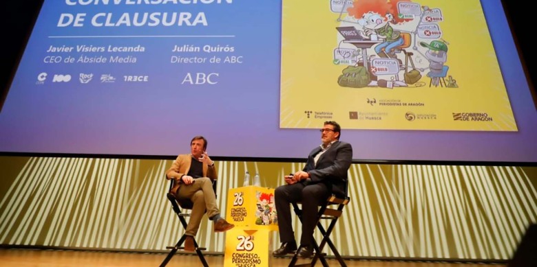 Els periodistes Julián Quirós i Javier Visiers aposten pel periodisme de províncies com a escola per als professionals del futur. Foto: Congrés de Periodisme.