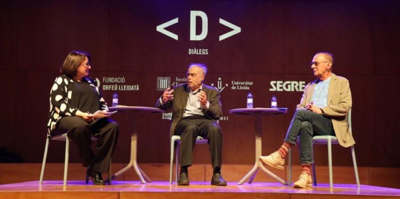 Anna Sàez, directora de Segre, va moderar el debat amb Josep Amat i Miquel Pueyo - Amado Forrolla / Segre