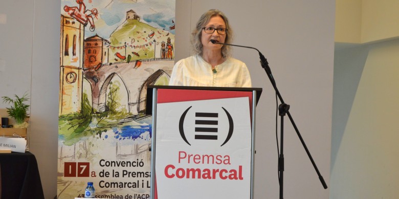Montserrat Milian durant la presentació del llibre 'El dret a la llengua' en la passada Convenció de la Premsa Comarcal celebrada a Sallent.