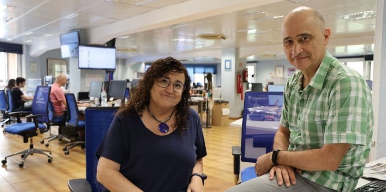 Marisol Noguero i Joan Martí, a la redacció del diari Segre i Lleida TV - Amado Forrolla / Segre