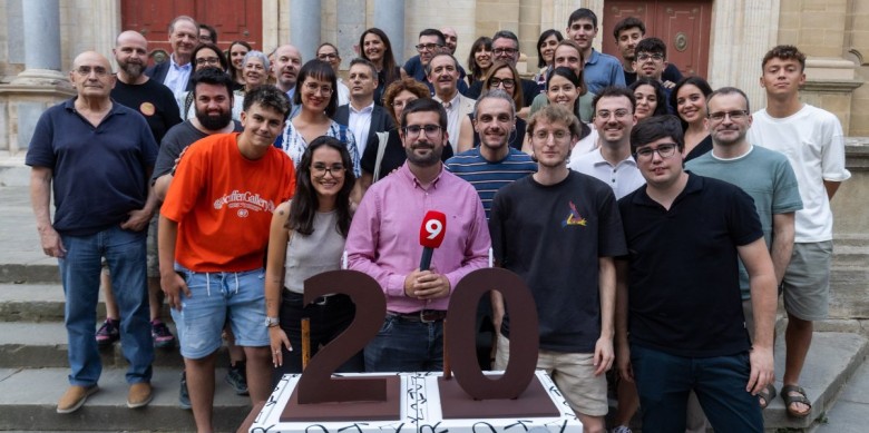 Foto de grup de l'equip d'El 9 TV feta durant la fetsa del 20è aniversari celebrada a Vic. Foto: El 9 Nou.