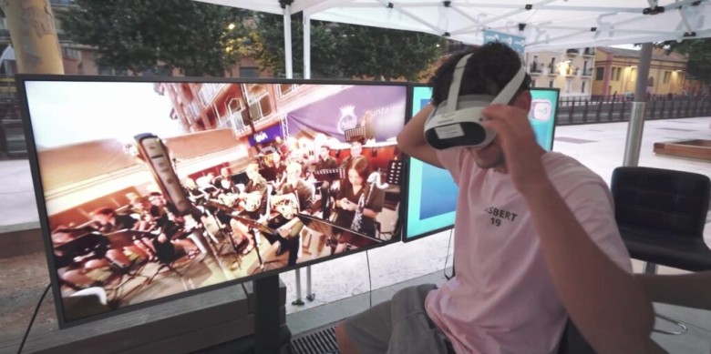 Un estand amb ulleres de realitat immersiva permetua que tothom pogués provar l’experiència en directe. Foto: Canal TE
