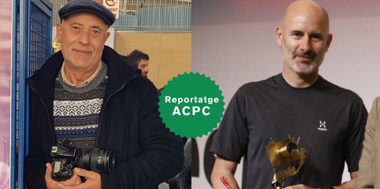 Un autoretrat d'Àngel Reynal (esquerra) i Marc Sanyé rebent el Premi a la Millor Foto Periodística de l'ACPC (Foto: Arduino Vanucchi)