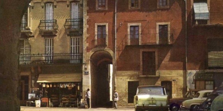 La imatge que dona peu a l'article 'De la 'Plaza Mayor' a la Plaça de l’Ajuntament: seixanta anys de transformació urbana' que Infojonquera publica aquesta setmana. Foto: Infojonquera