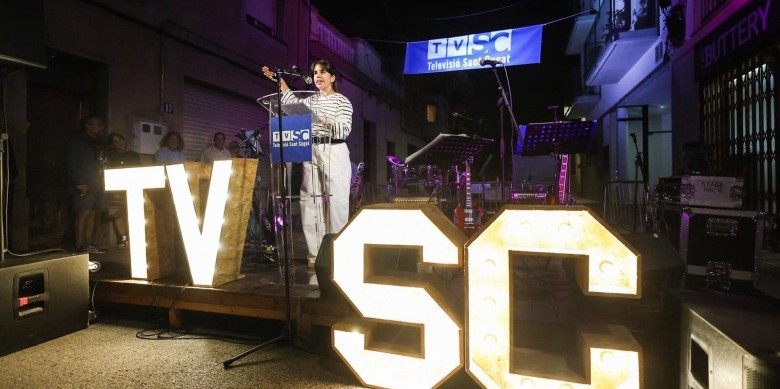 Júlia Ventura, directora de TV Sant Cugat, i membre de la junta de l'ACPC, durant la festa d'inauguració celebrada ahir. Foto. TV Sant Cugat