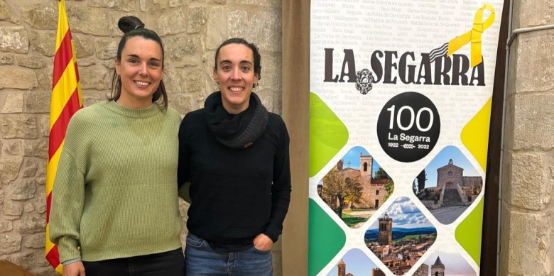 Les dues protagonistes de l'aventura ciclista fotografiades el dia de la xerrada a Santa Coloma de Queralt. Foto: Laura Claraso