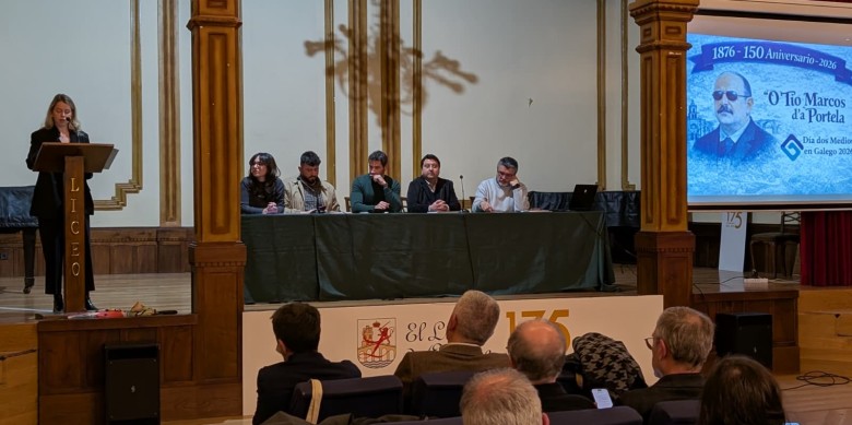L'acte central de la jornada va ser una taula de debat sobre intel·ligència artificial, xarxes socials i desinformació. Ferran Perdrix (segon per la dreta), vicepresident de l'ACPC, va ser un dels ponents convidats. Foto: AMEGA