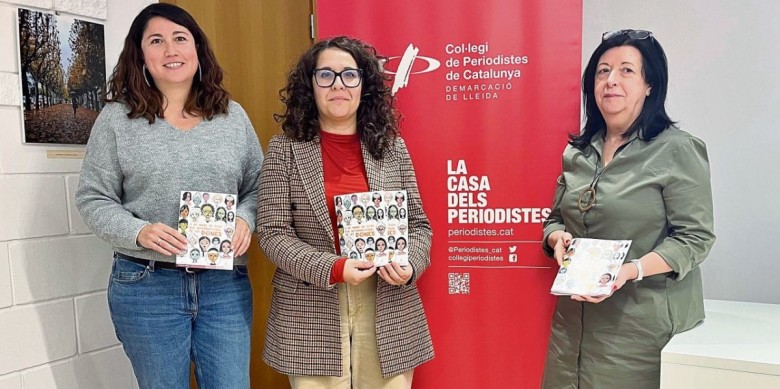 Laura Cortés, Laura Alcalde i Isabel Hornos, a la seu del Col·legi de Periodistes