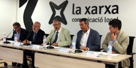 Francesc Pena, conseller delegat de la Xarxa Audiovisual Local; Brauli Duart, president de la Corporació Catalana de Mitjans Audiovisuals; Eugeni Sallent, director de TVC; Josep Maria Cortès, president de la Coordinadora de Colles Castelleres de Catalunya