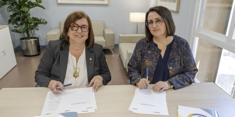 L’alcaldessa de Tàrrega, Rosa Maria Perelló, i la directora del diari Segre, Anna Sàez.