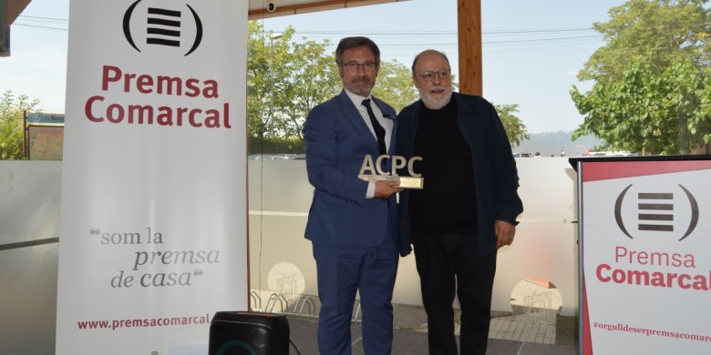 El president de l'ACPC, Francesc Fàbregas, (dreta), i el conseller de Política Lingüística, Francesc Xavier Vila